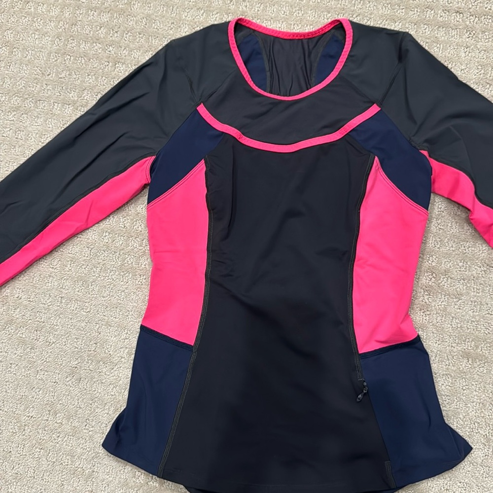 Lululemon three tone shirt top. Very nice